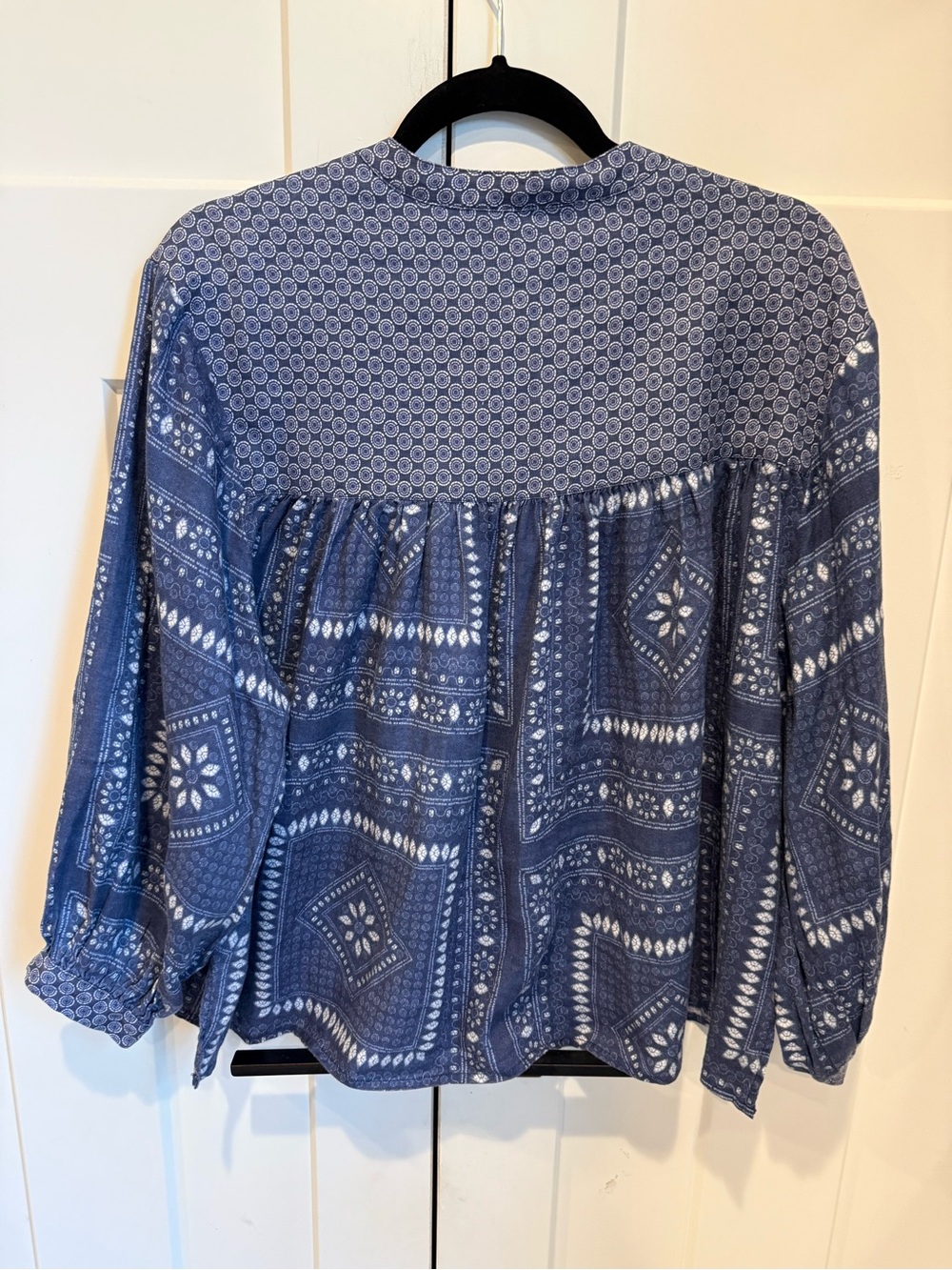 Johnny Was "Patched Ikat" linen blouse features a denim blue patchwork print,S. - Picture 7 of 9
